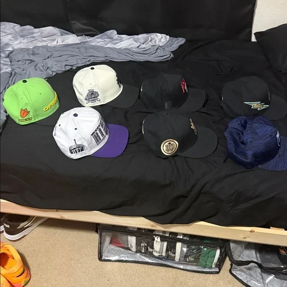 Snapback Lot - Picture 2 of 10